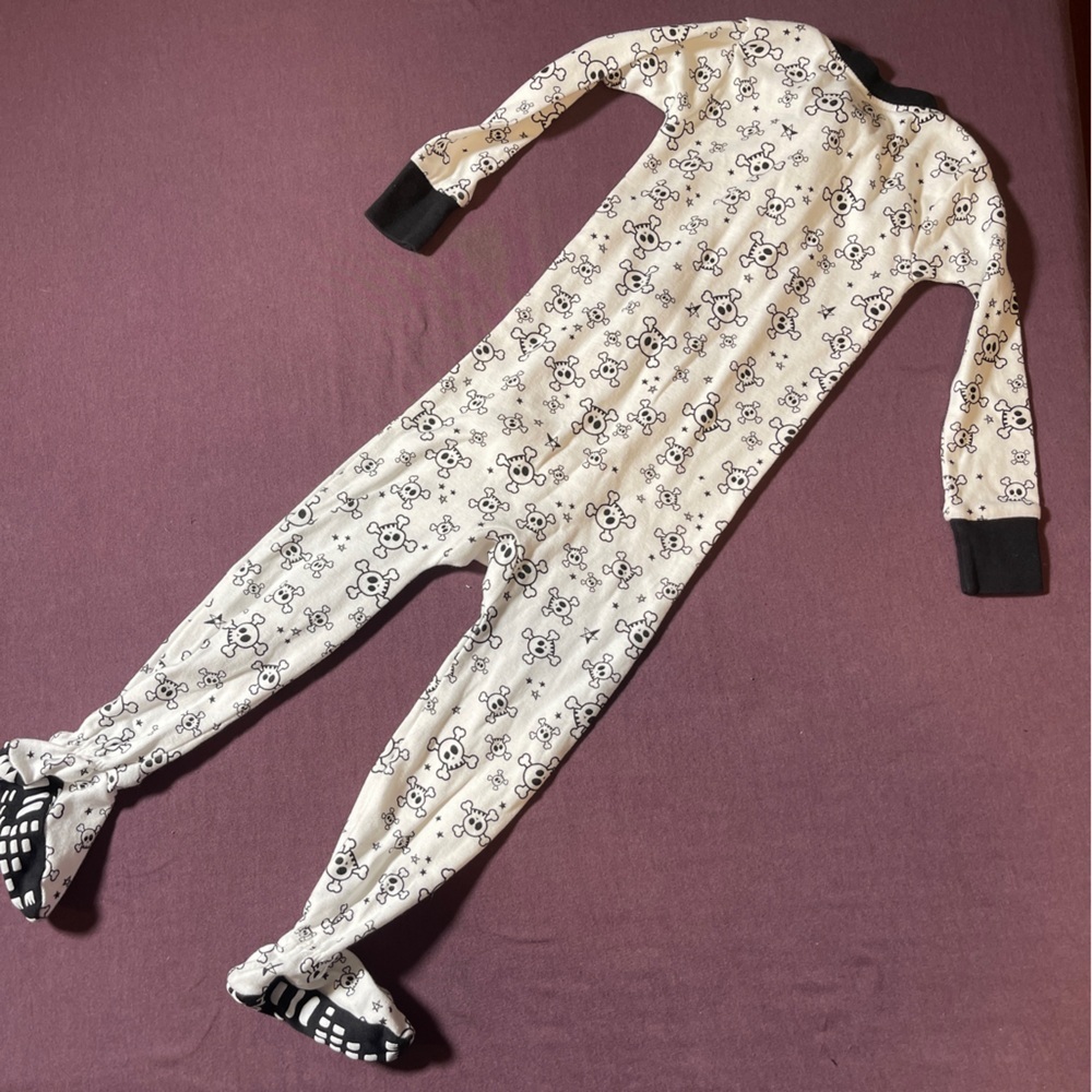 Honest Baby Zipper Footed Pajamas Skulls - Size 18 Months Organic Cotton - Picture 5 of 5